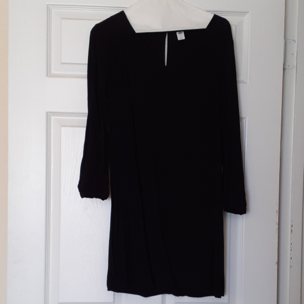 Black long sleeve dress